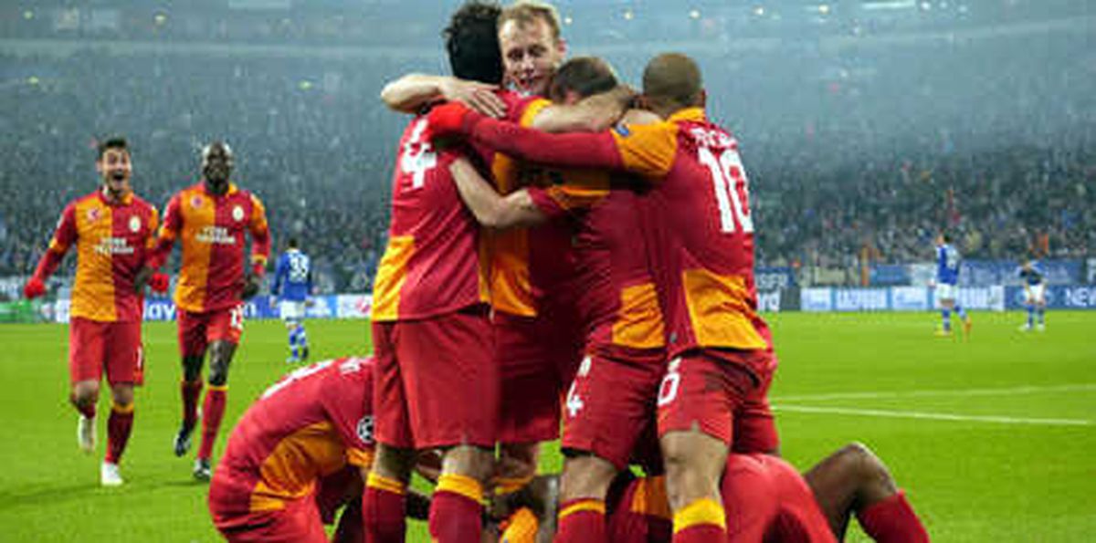 Schalke 04\'ten Galatasaray Paylaşımı!