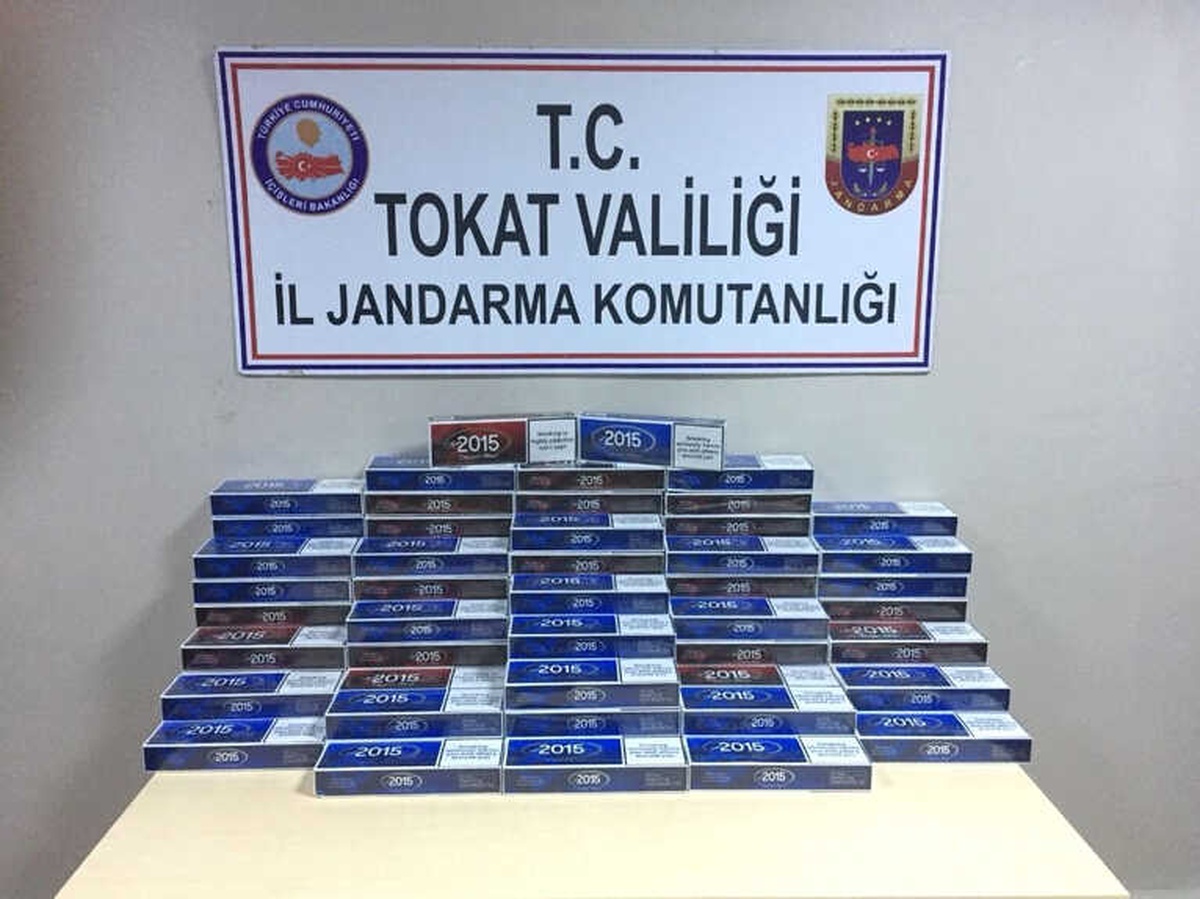 Sigara Kaçakçısı, Jandarmaya Yakalandı