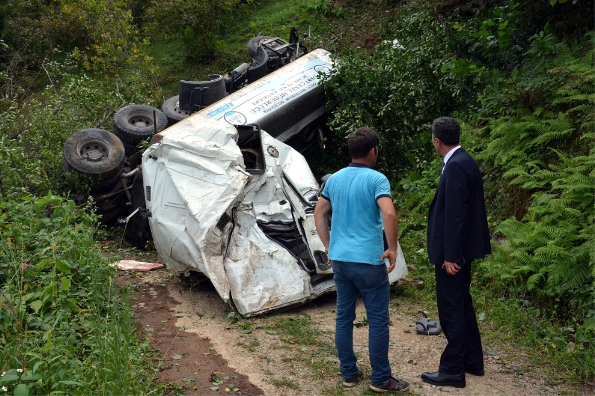 Tanker Uçuruma Yuvarlandı, Sürücünün Burnu Bile Kanamadı