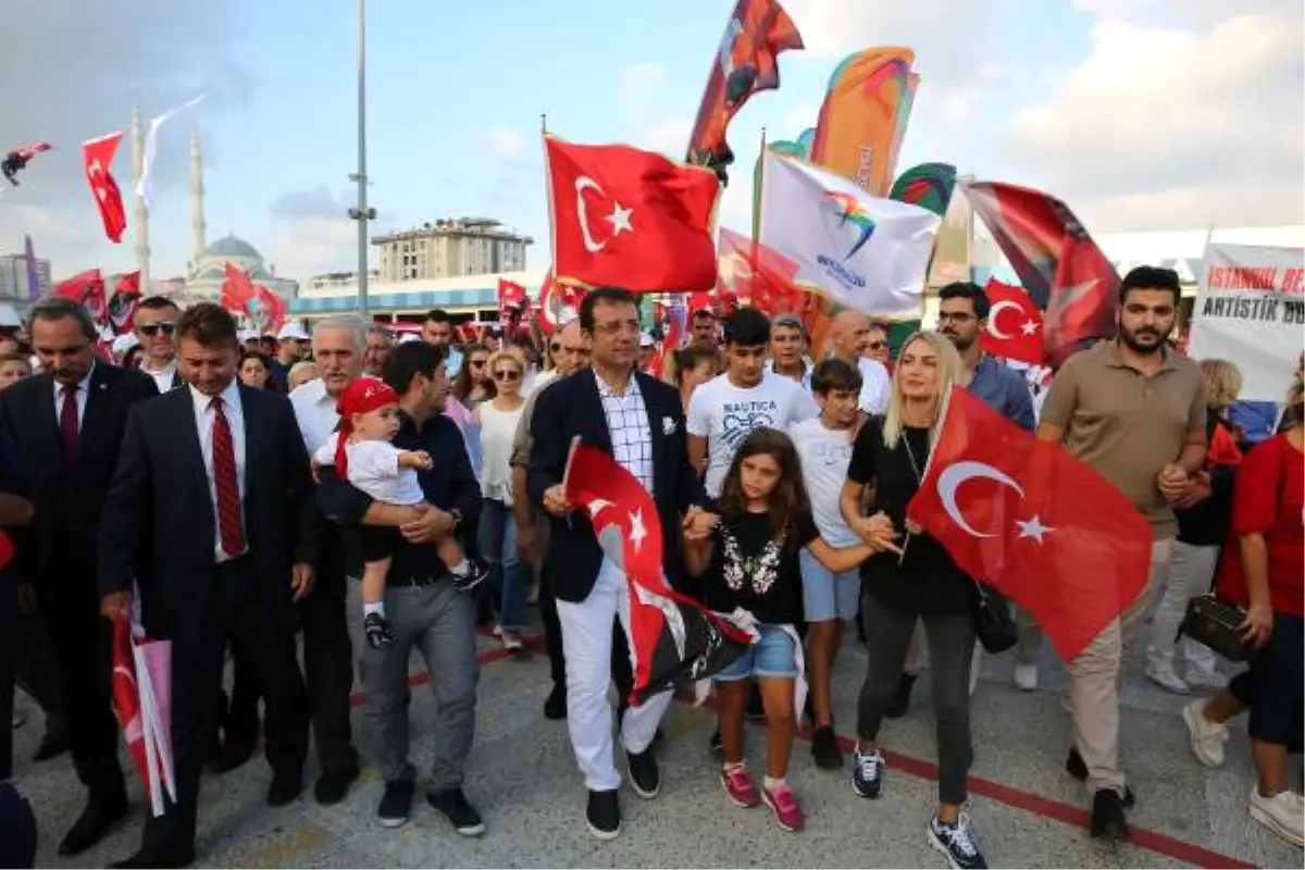 Zafer Bayramı, Beylikdüzü\'nde Coşkuyla Kutlandı