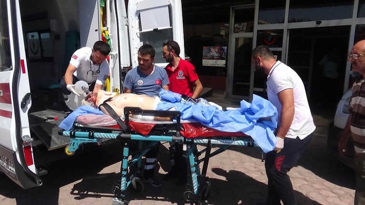 Azez\'de Bomba Yüklü Araçla Saldırı: 3 Ölü, 18 Yaralı