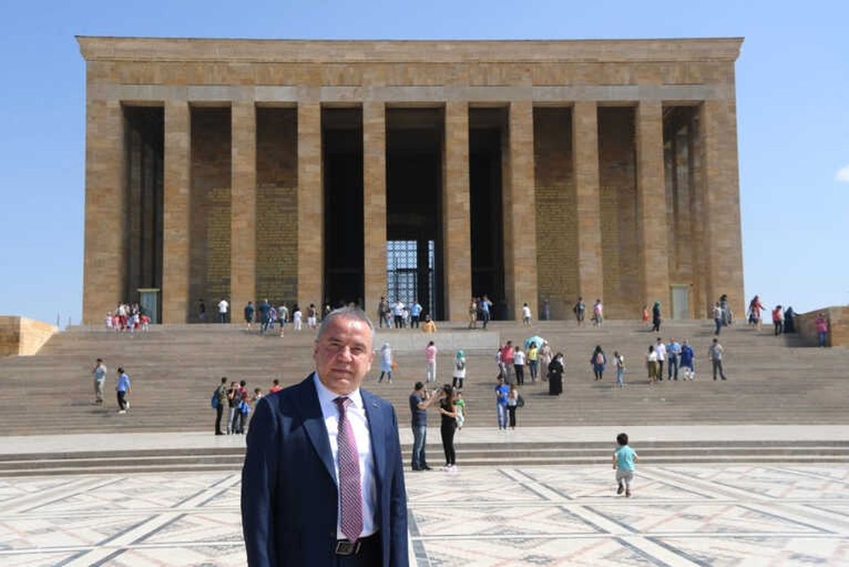 Başkan Böcek\'ten Anıtkabir\'de