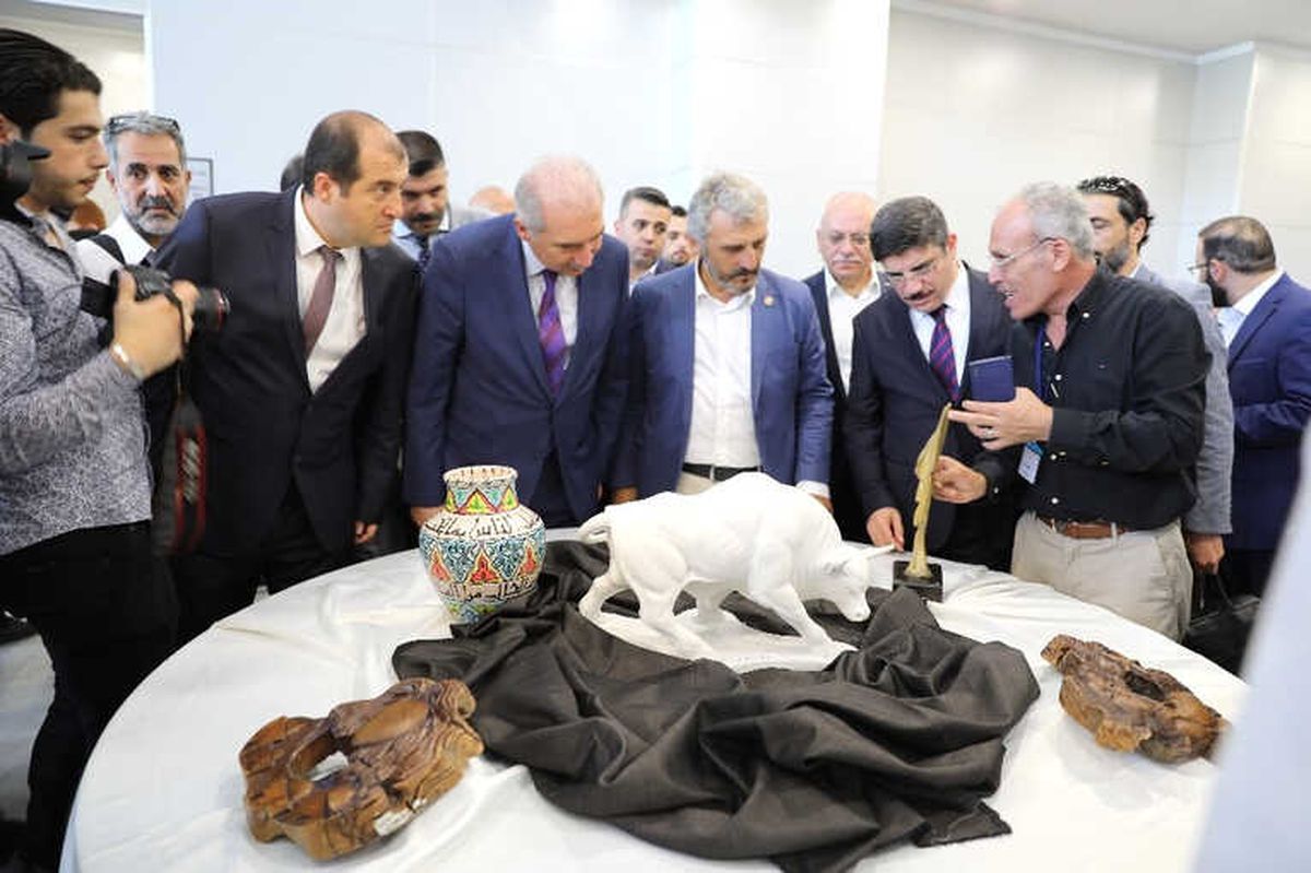 Başkan Uysal, Uluslararası İstanbul Arapça Kitap Fuarı\'nı Ziyaret Etti