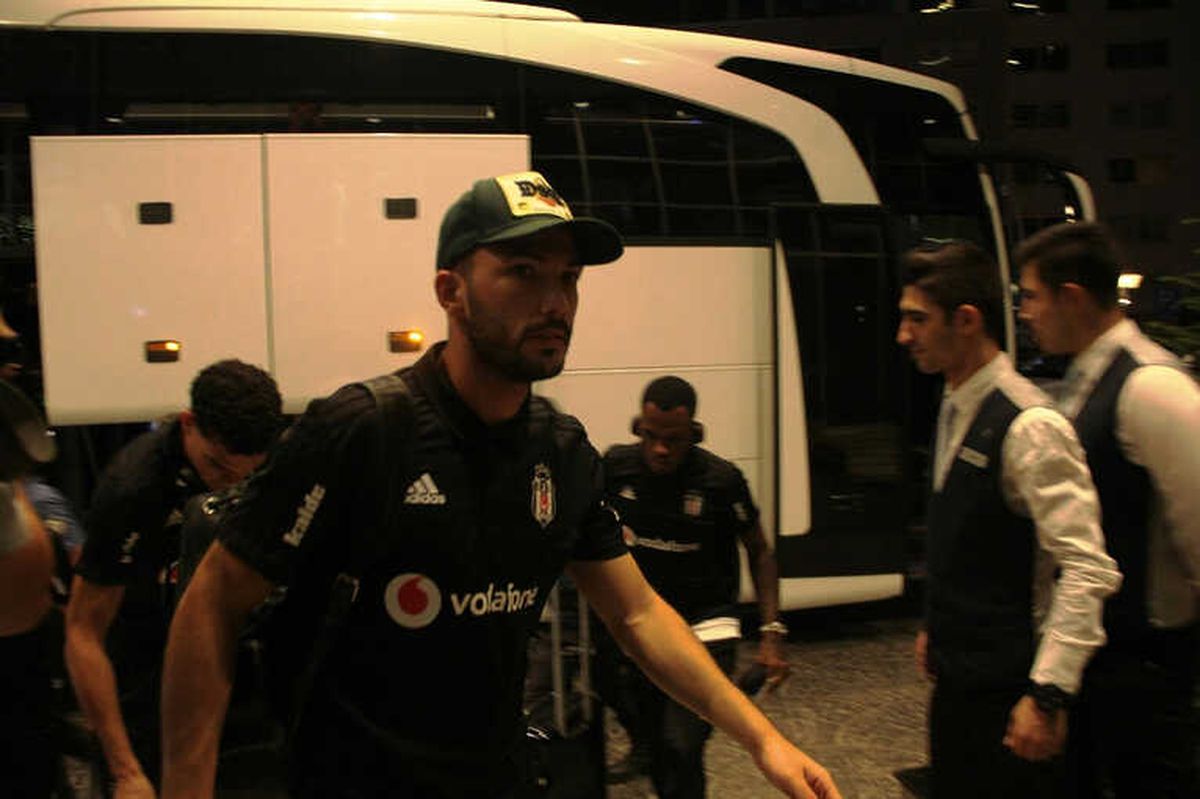 Beşiktaş Kafilesi Bursa\'ya Geldi