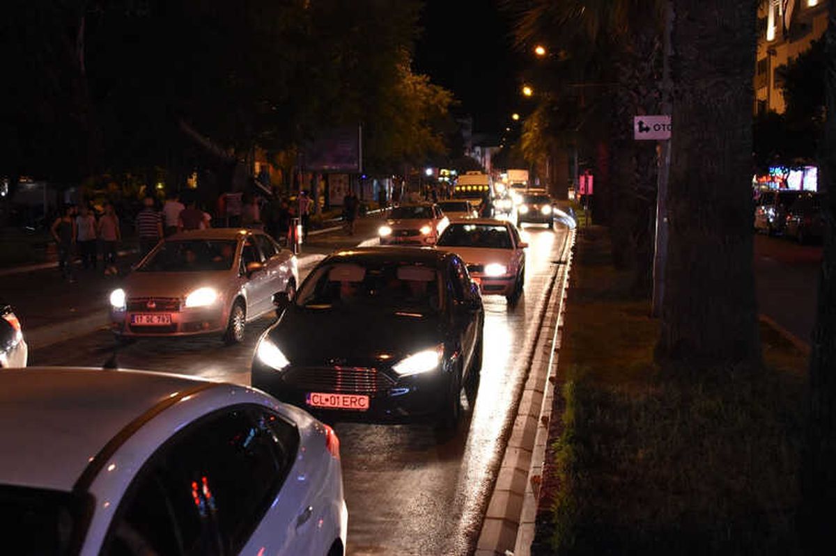 Çanakkale\'de Feribot Yoğunluğu