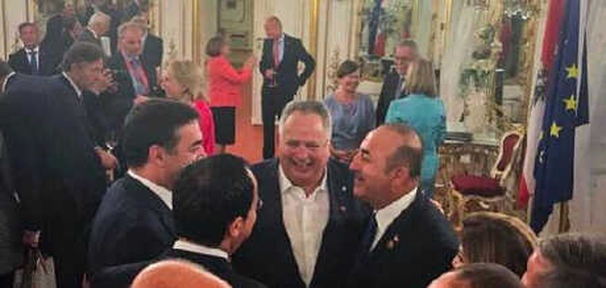 Çavuşoğlu ile Fotoğraf, Rumları Mutlu Etti
