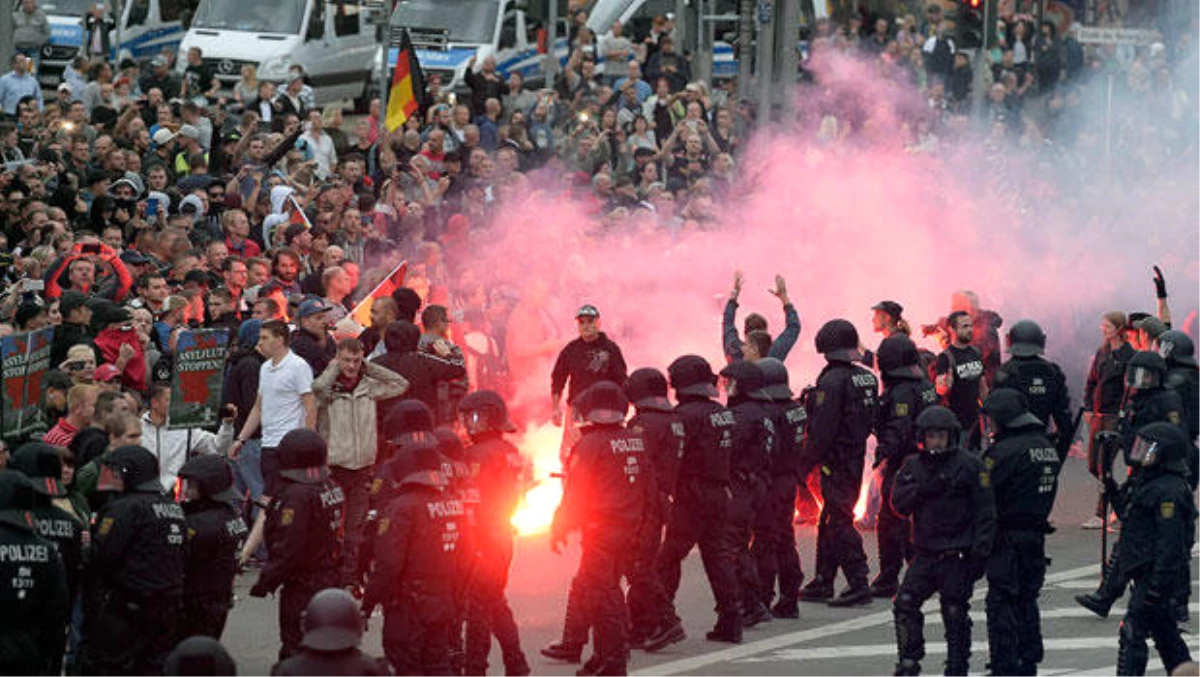 Chemnitz\'de Yaşananlar Pegida\'ya Cesaret Verdi