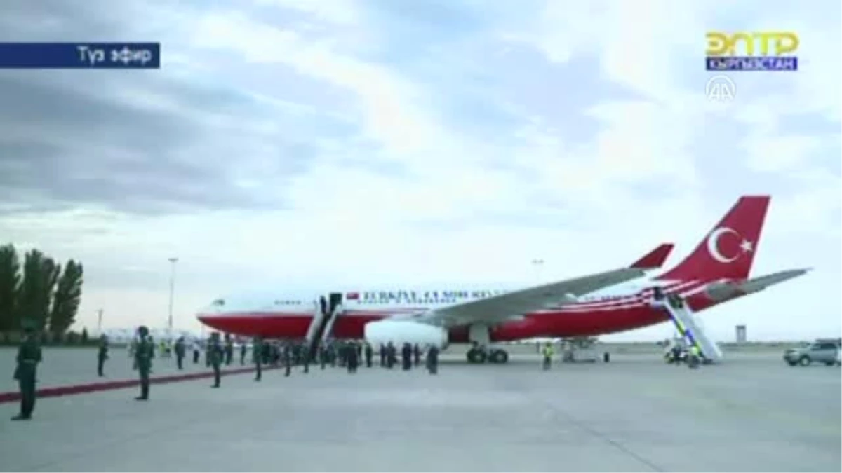 Cumhurbaşkanı Erdoğan Kırgızistan\'a Geldi - Havalimanı Karşılama (1)