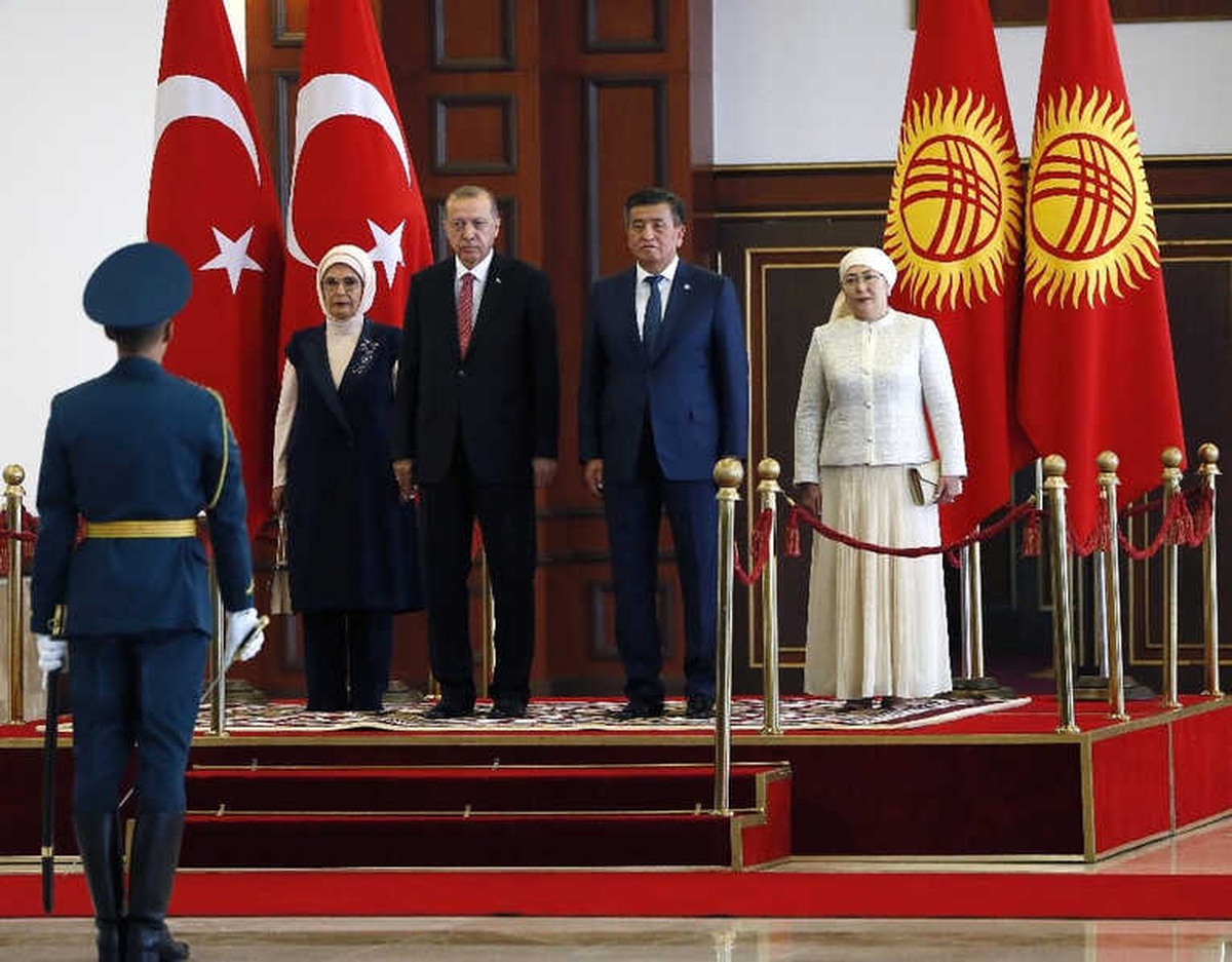 Cumhurbaşkanı Erdoğan Kırgızistan\'da Resmi Törenle Karşılandı