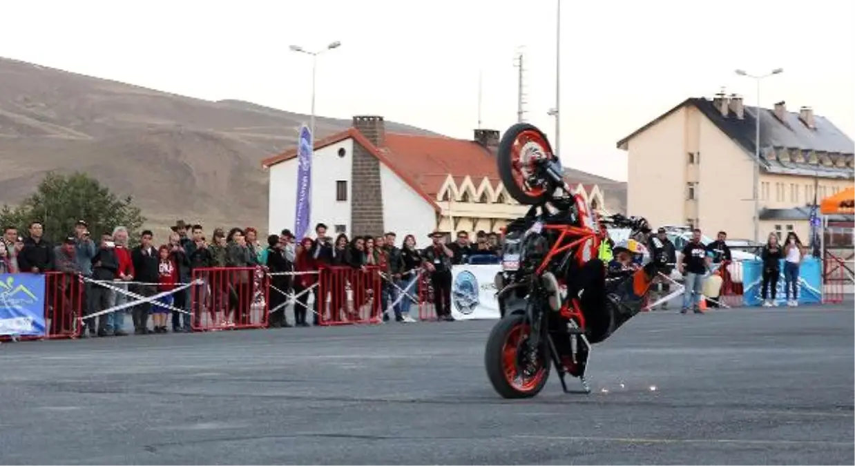 Erciyes Moto Fest\'te Akrobasi Rüzgarı