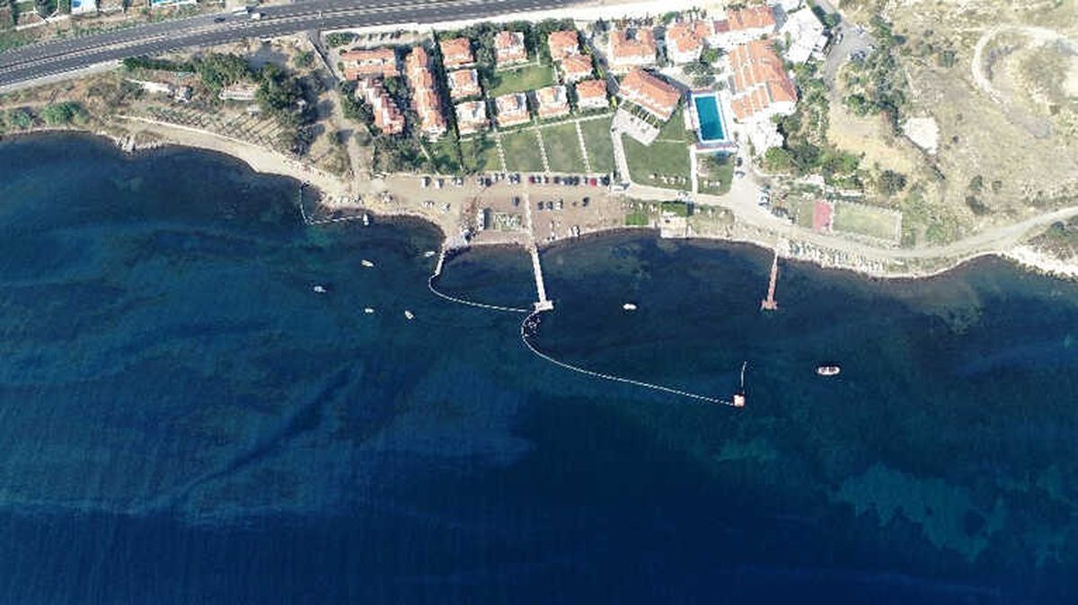 Foça\'da Denizdeki Kirlilik Havadan Görüntülendi
