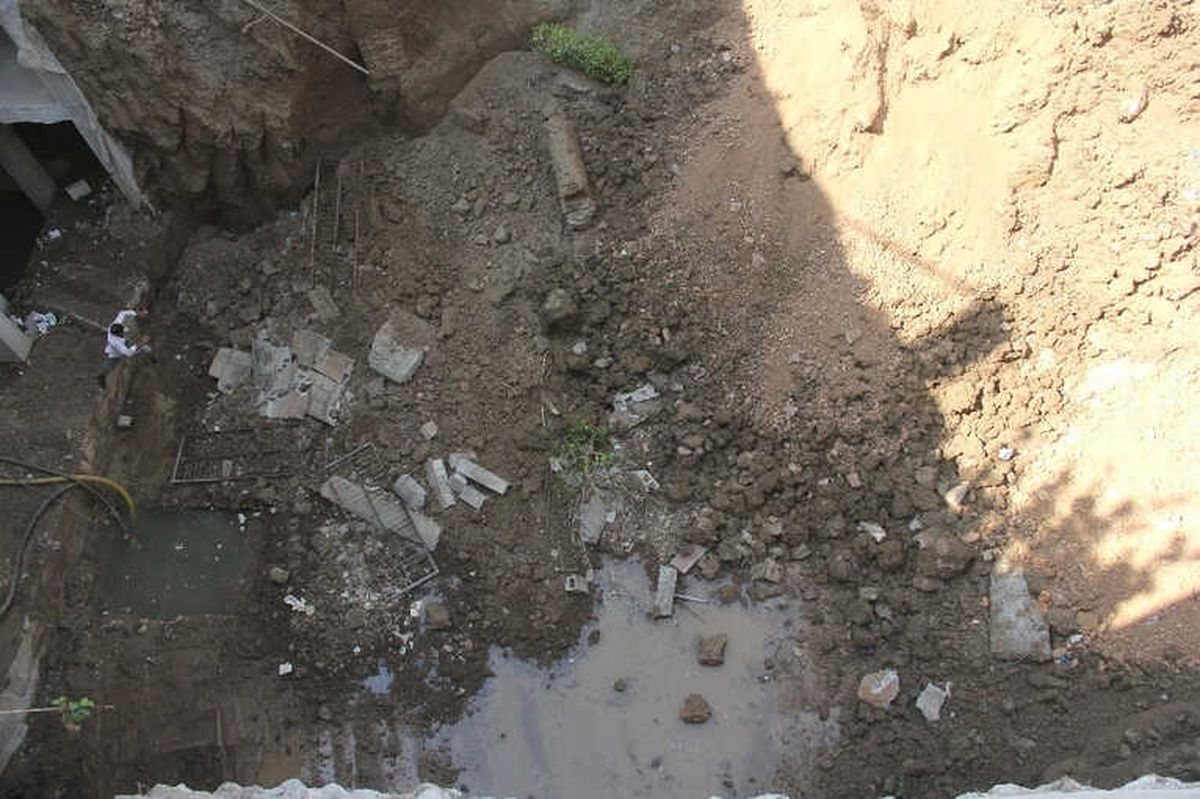 İnşaat Kazısı 4 Katlı Apartmana Zarar Verdi