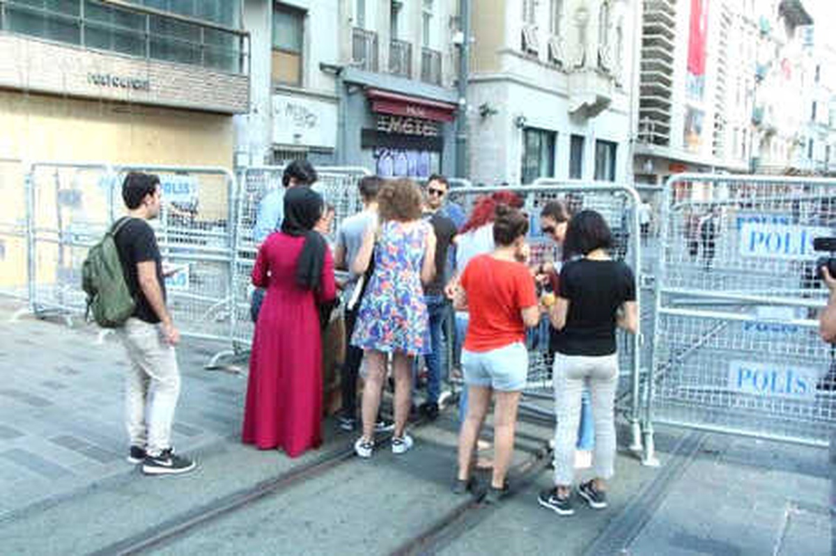 İstiklal Caddesi\'nde Yoğun Güvenlik Önlemleri