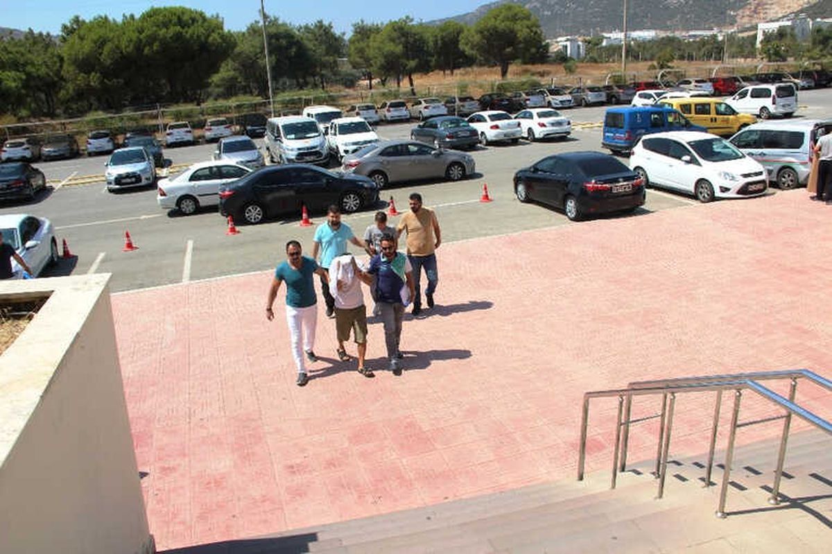Lüks Aracın Elektronik Aksamından Uyuşturucu Çıktı