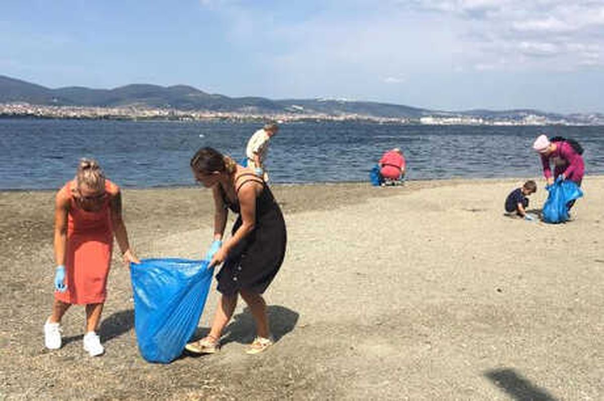 Muhtar Çağrı Yaptı Sahil Temizlendi