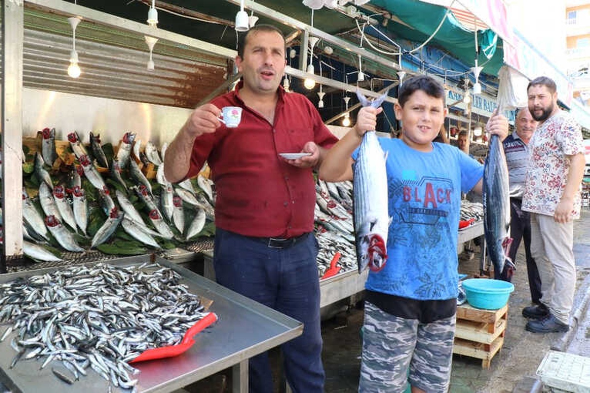 Balık Sezonunun Açıldı, Hem Balıkçıların Hem de Vatandaşların Yüzü Güldü