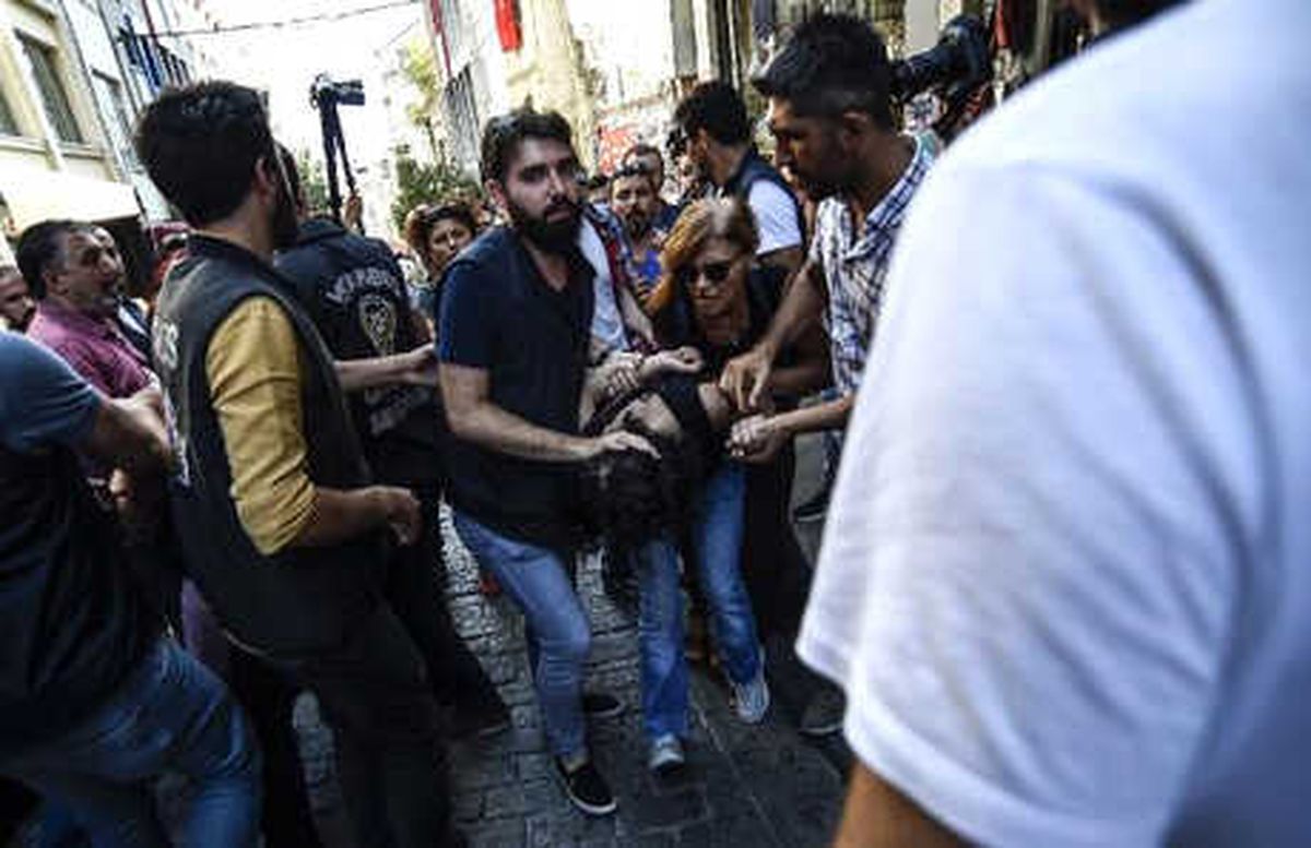 Polis, Tünel Meydanı\'ndaki Eylemlere İzinsiz Olduğu Gerekçesiyle Müsade Etmedi