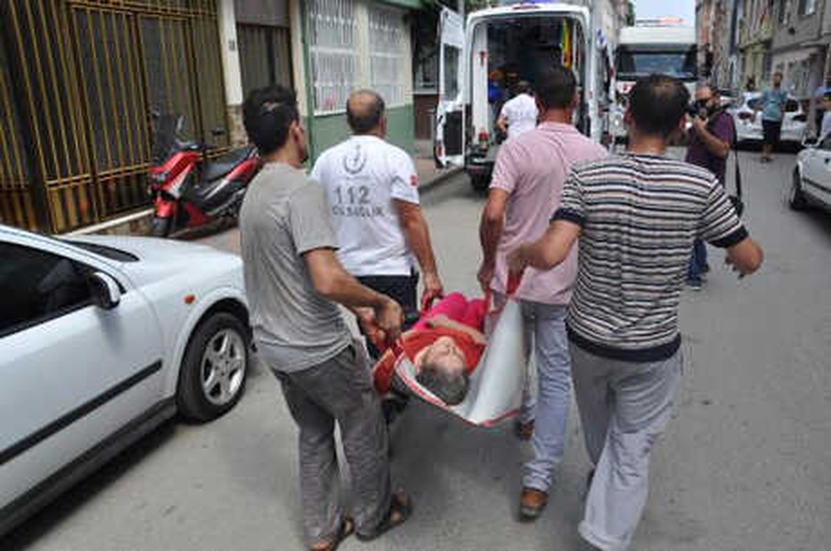 Yemeği Ocakta Unuttu, Dumandan Hastanelik Oldu