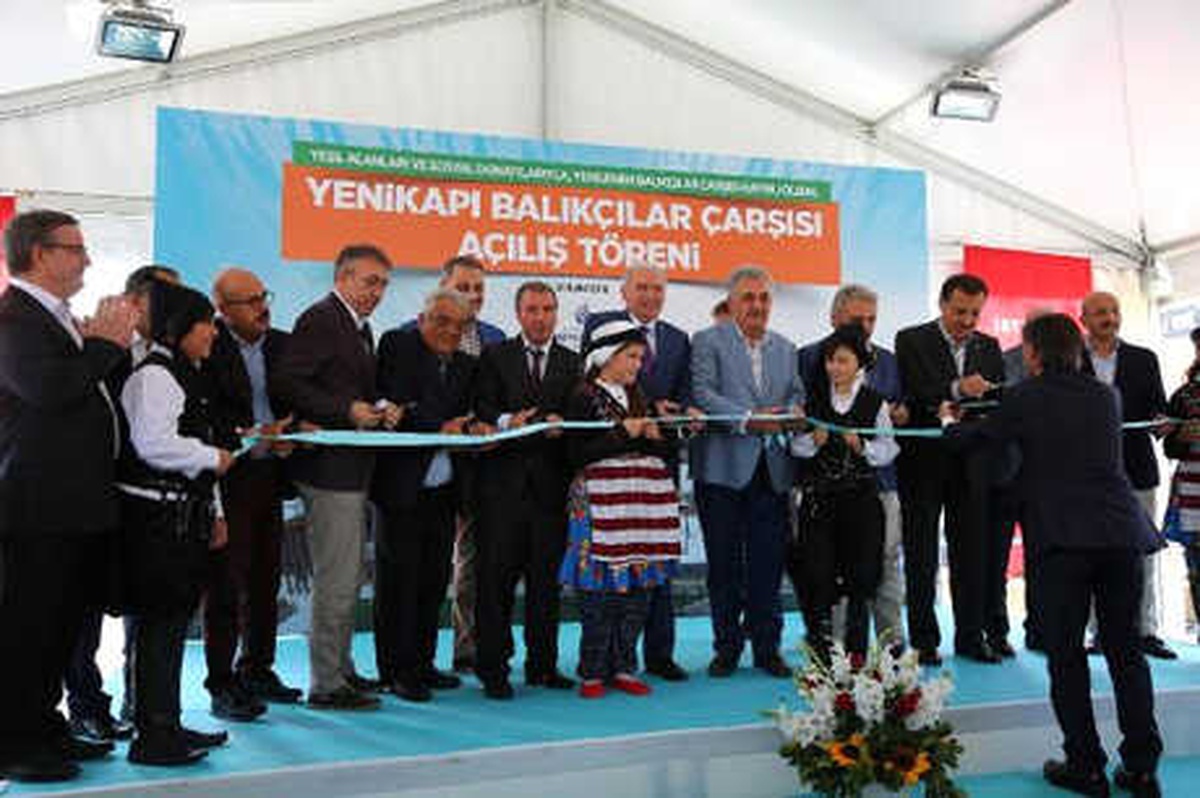 Yenilenen Kumkapı Balıkçılar Çarşısı\'nın Açılışı Yapıldı