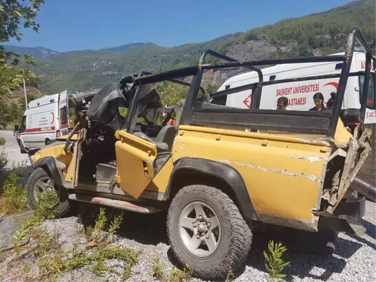 Antalya\'da Turistleri Taşıyan Safari Cipi Kaza Yaptı: 1 Ölü, 5 Yaralı