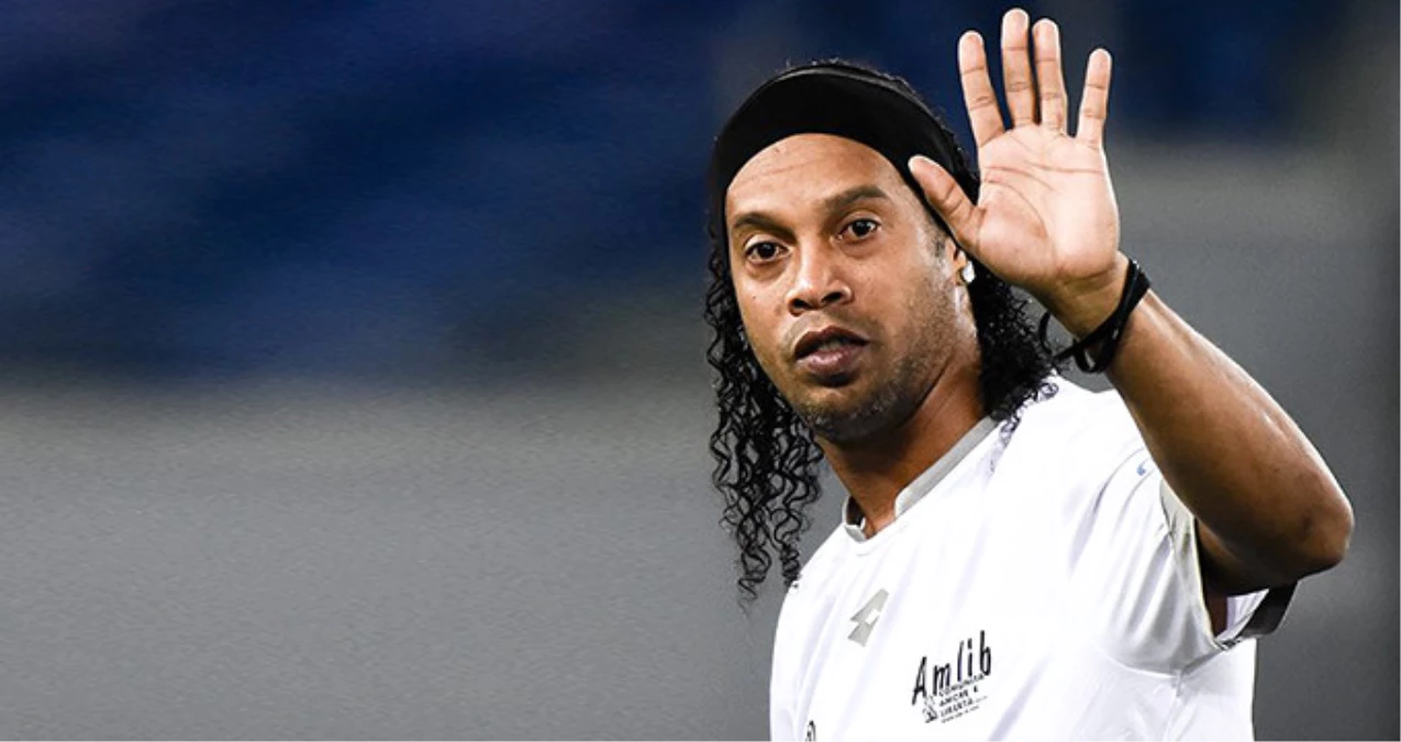 Brezilya\'nın Eski Yıldızı Ronaldinho: Neymar, Barcelona\'ya Geri Dönmez