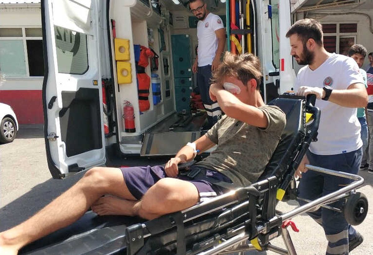 Bulduğu Tabancayı Kurcalarken Kazara Kendini Gözünden Vurdu