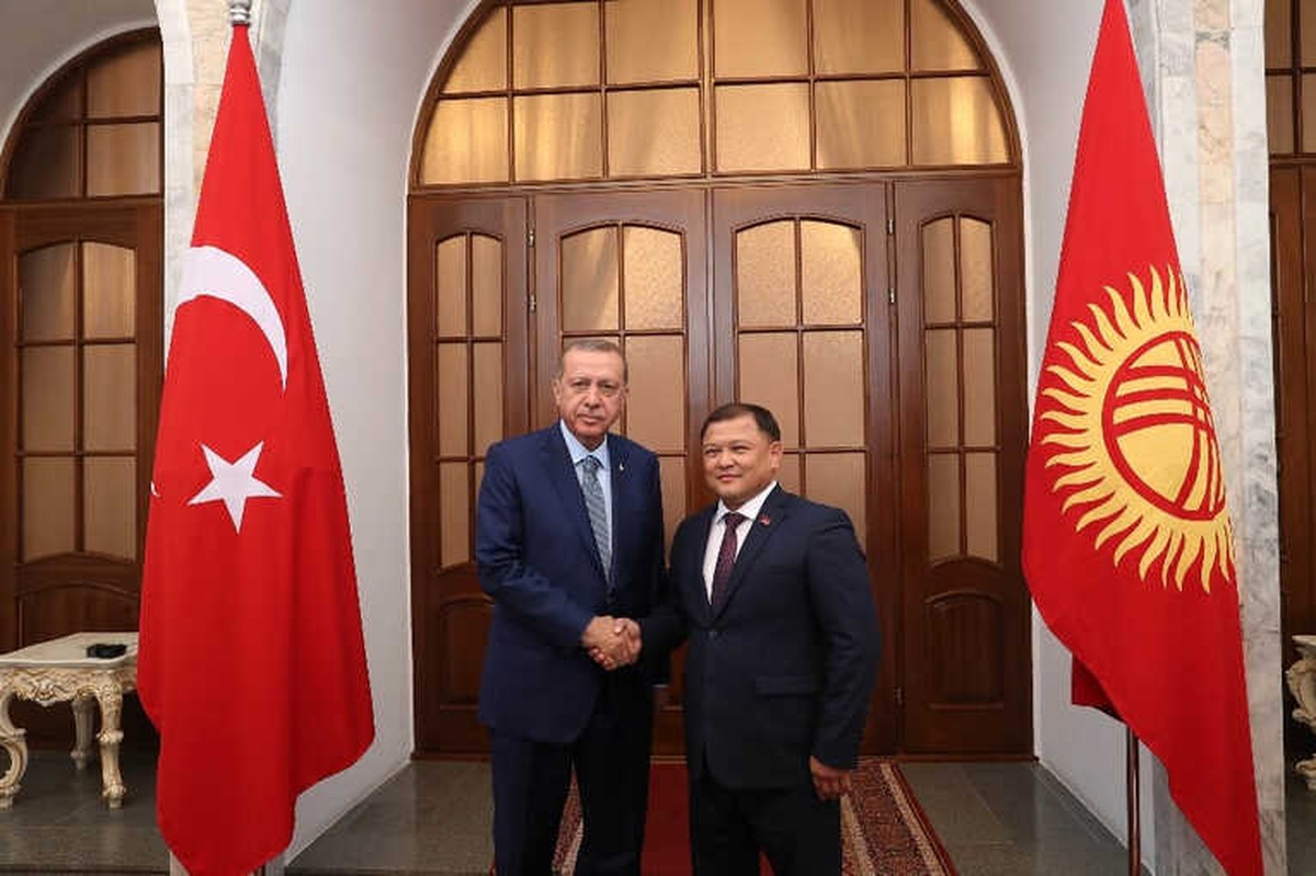 Cumhurbaşkanı Erdoğan Kırgızistan Meclis Başkanı Cumabekoile ile Görüştü