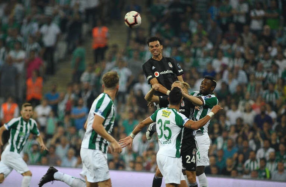 Dev Maçta 30 Dakika Golsüz Geçildi