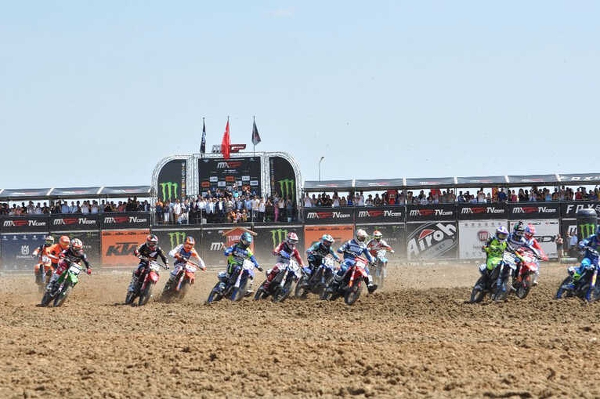 Dünya Motokros Şampiyonası\'nın Startı Verildi