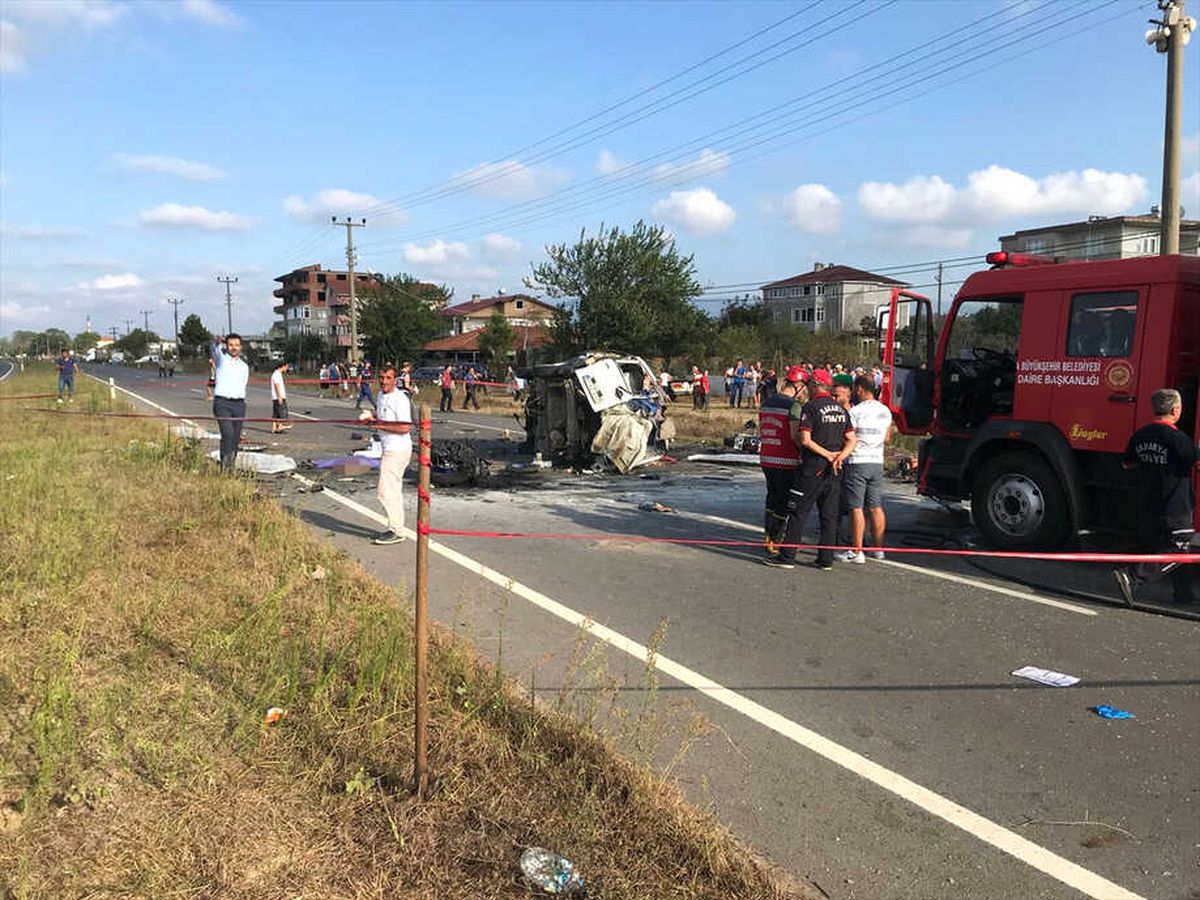 Güncelleme 2 - Sakarya\'da Trafik Kazası: 7 Ölü, 2 Yaralı