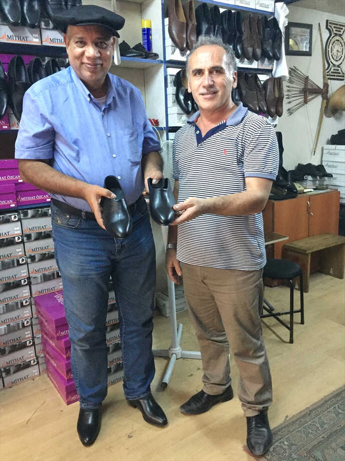 Iraklılar Çarşamba Ayakkabısı Giyecek