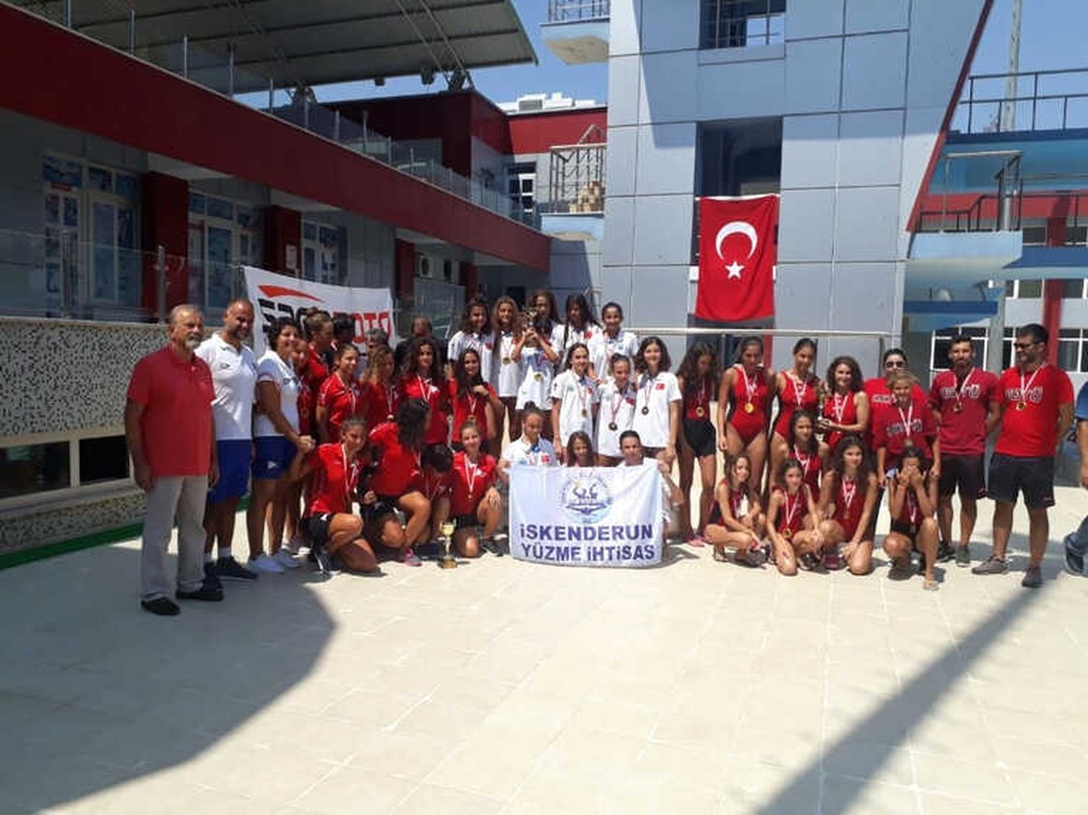 İskenderun Yüzme İhtisas Türkiye Şampiyonu Oldu