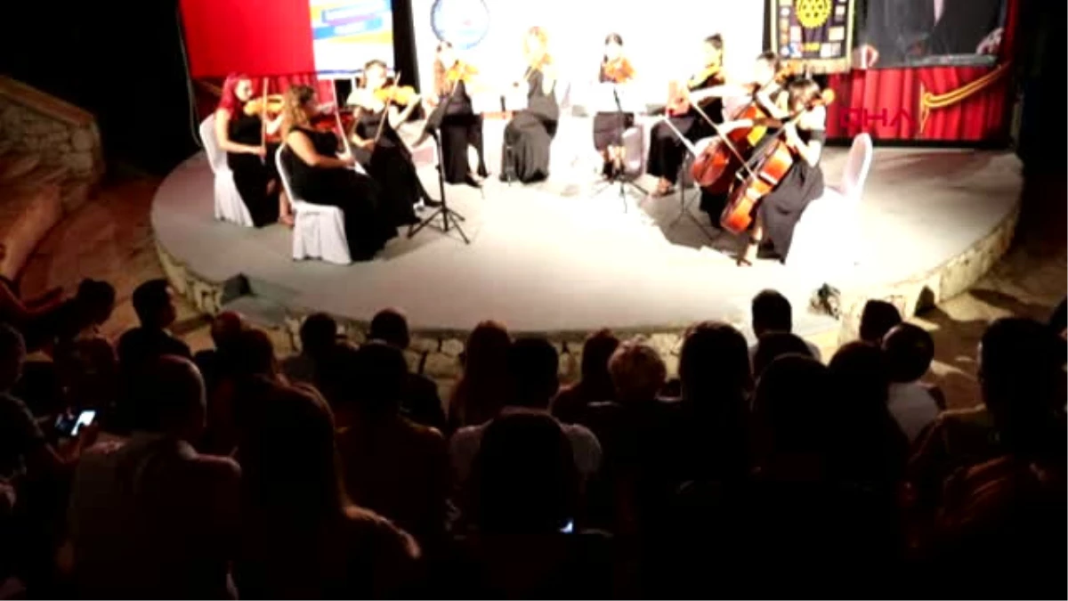 İzmir Olten Filarmoni Orkestrası Foça\'da Eğitime Destek İçin Çaldı Hd