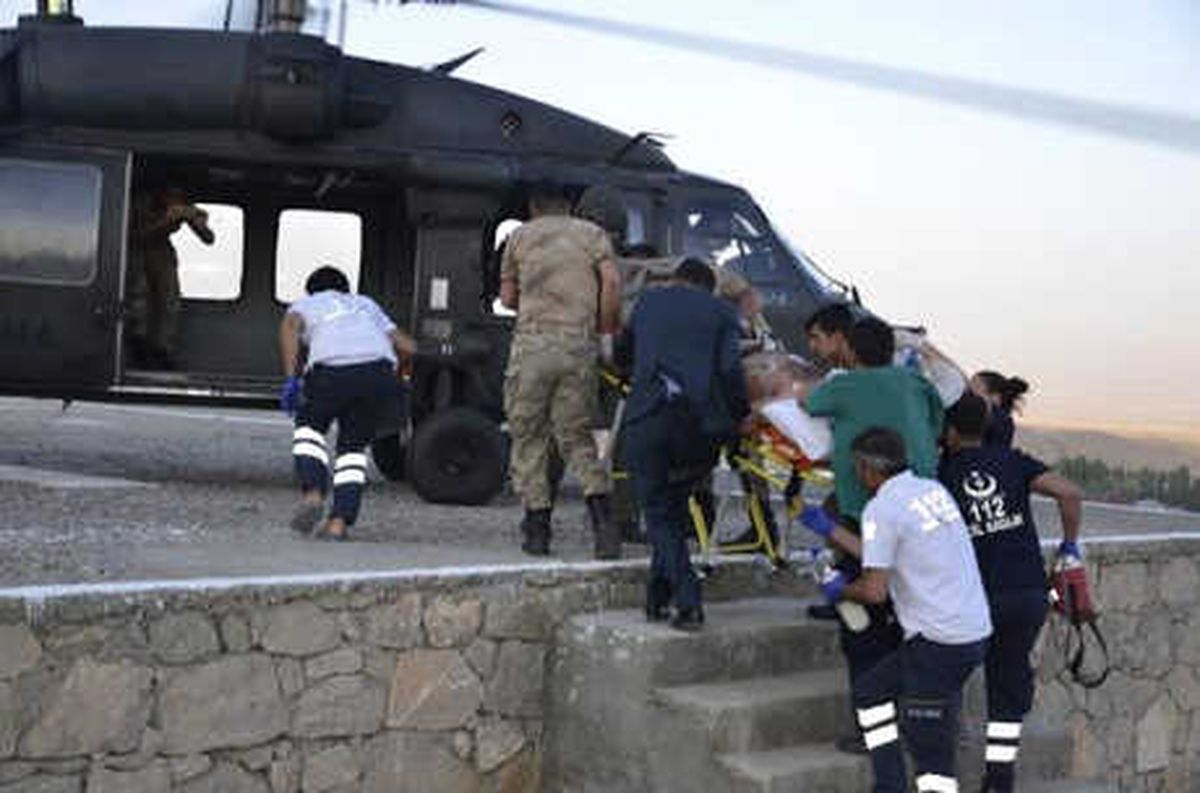 Maganda Kurşunuyla Yaralanan Gence Askeri Helikopterle Sevk