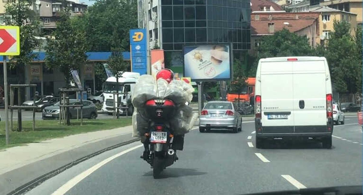İstanbul\'da Tehlikeli Yolculuklar Kamerada