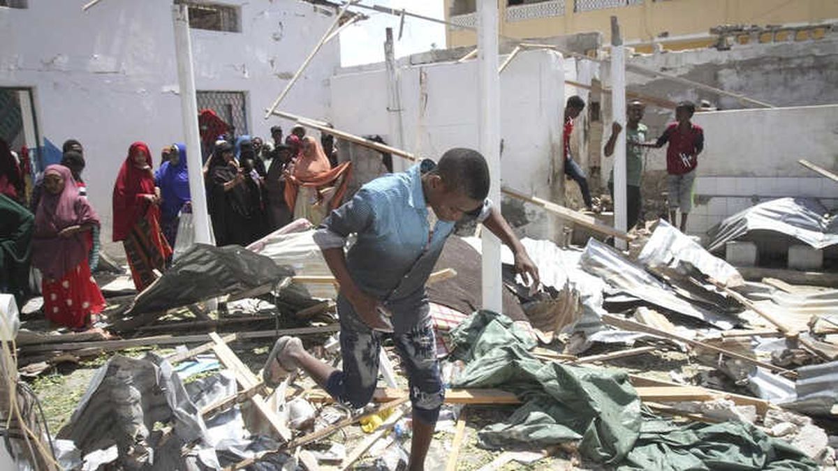 Somali\'de Düzenlenen İntihar Saldırısında Bir Okul Binası Yıkıldı