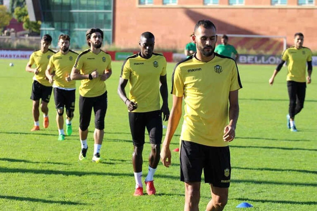 Taraftarla Tartışan Boutaib\'e Yönetimden Uyarı