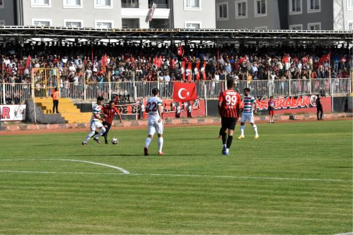 Van Büyükşehir Belediyespor - Karşıyaka: 0-0