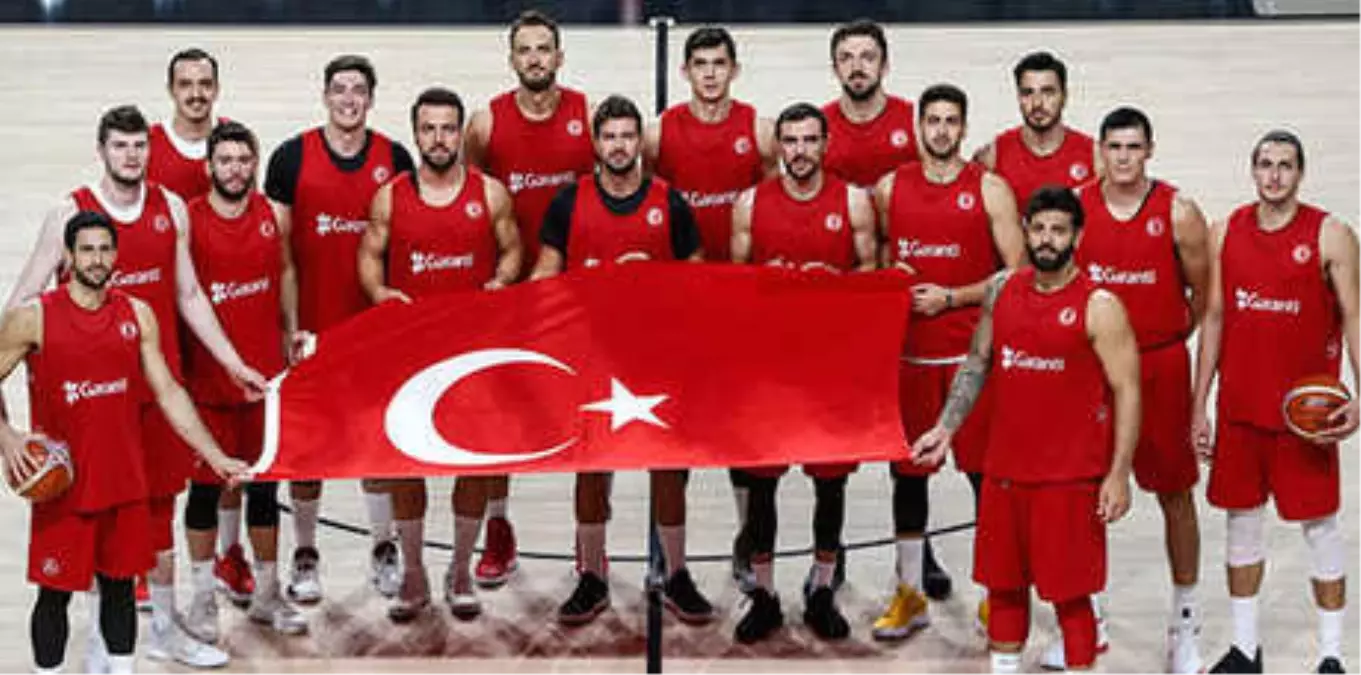 A Milli Basketbol Takımı\'nda 3 Oyuncu Kadrodan Çıkarıldı