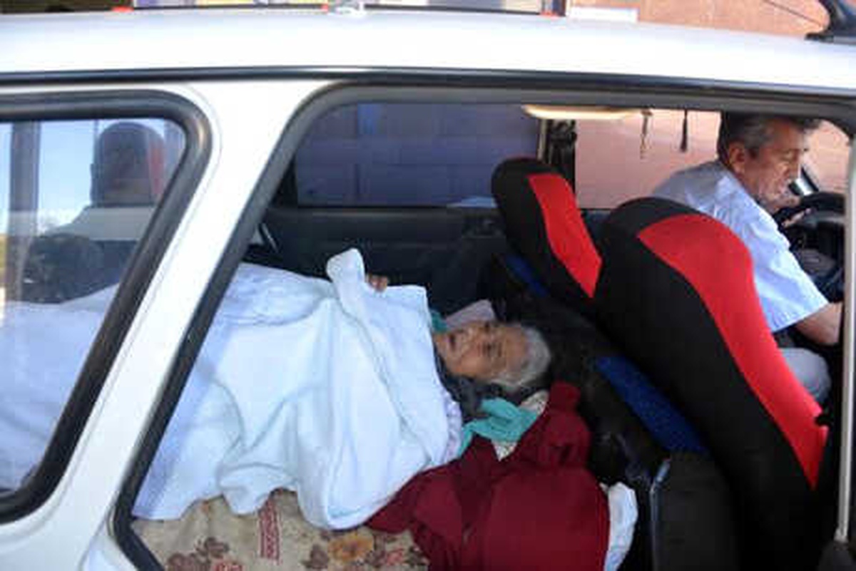 Ambulans Verilmediği İddiasıyla Annesini Otomobil Bagajında Taşıdı