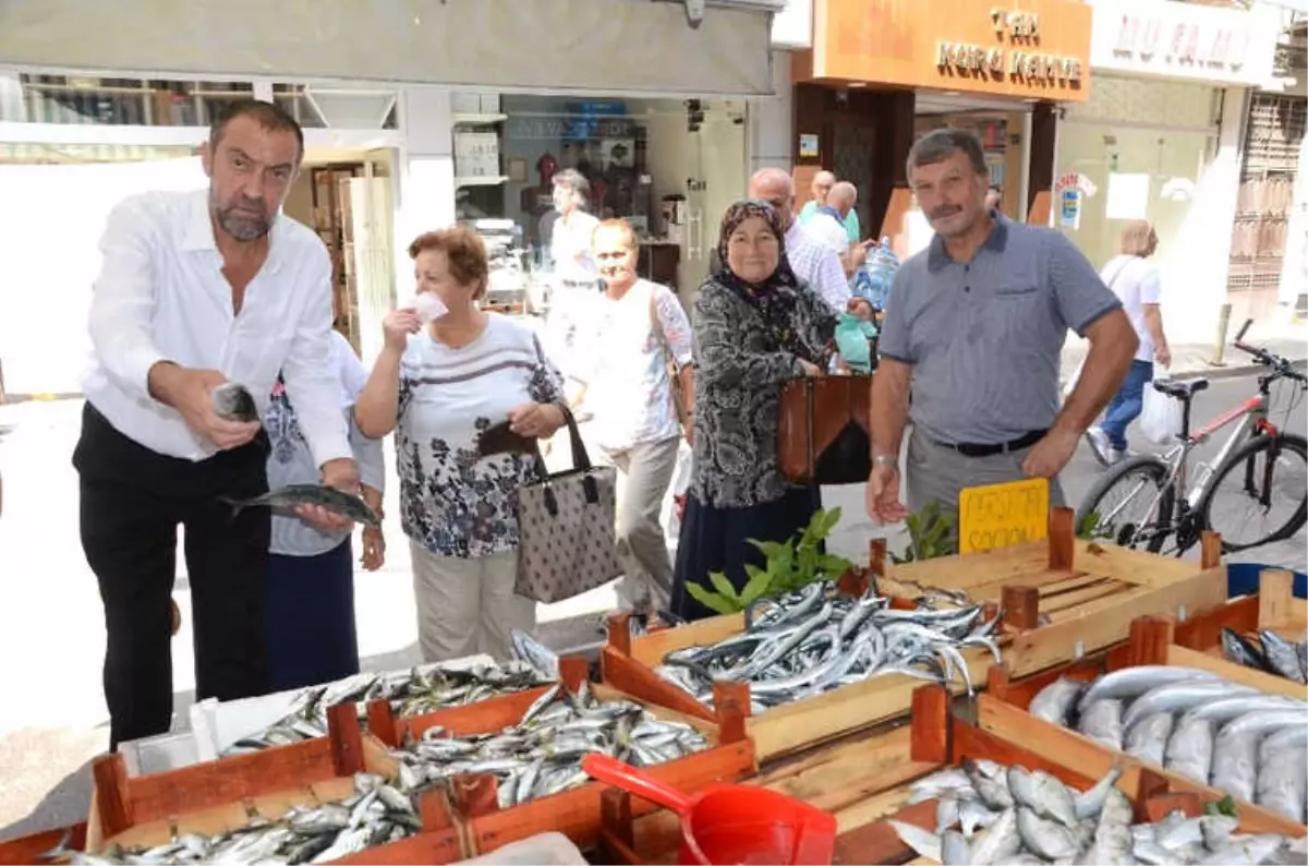 Balıkçı Tezgahlarında Yoğunluk