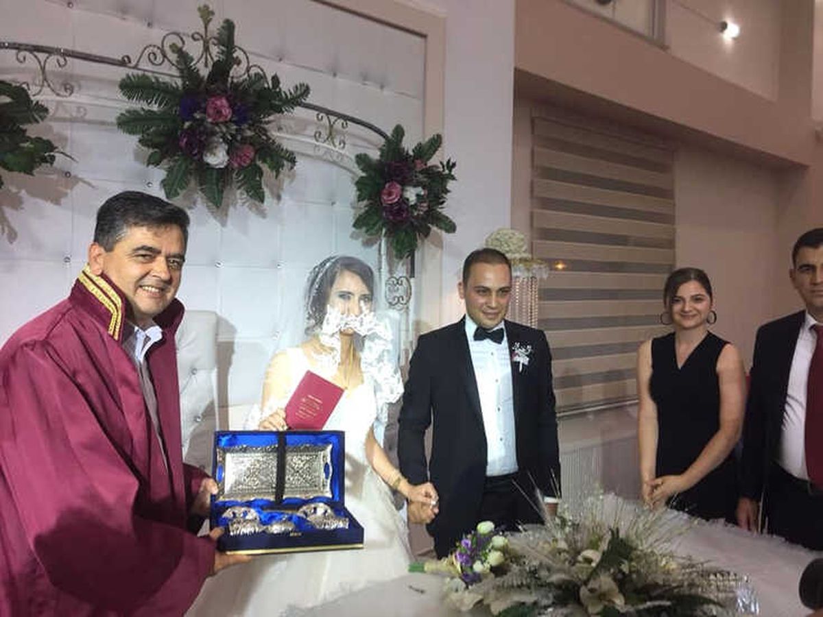 Başkan Yalçın, Genç Çiftin Nikahını Kıydı