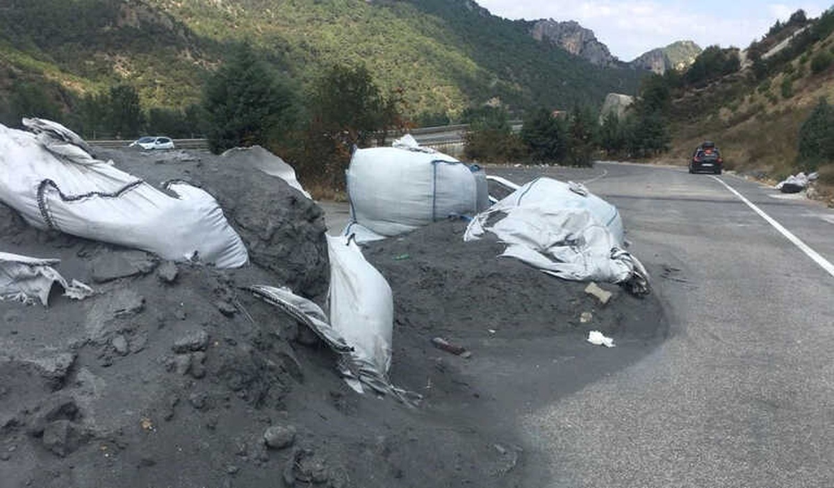 Bilecik\'te Kaynağı Bilinmeyen Kimyasal Atıklar Vatandaşları Tedirgin Ediyor