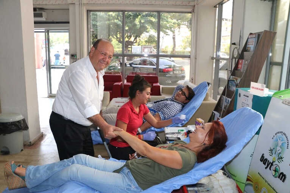 Efeler Belediyesi Personelinden Kızılay\'a Kan Bağışı