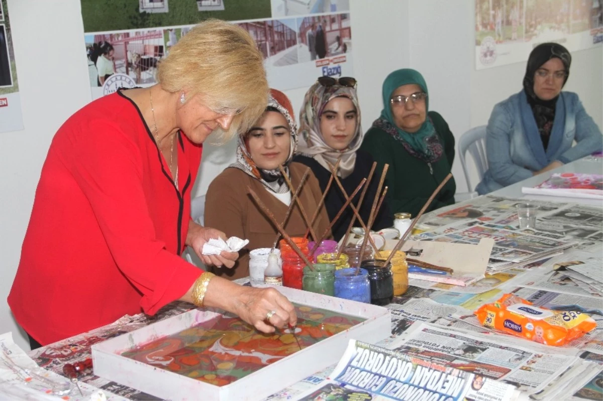 Elazığ\'da Belediye Tarafından Açılan, "Yaşam Merkezi" ile Kadınlar Kendilerini Geliştiriyor