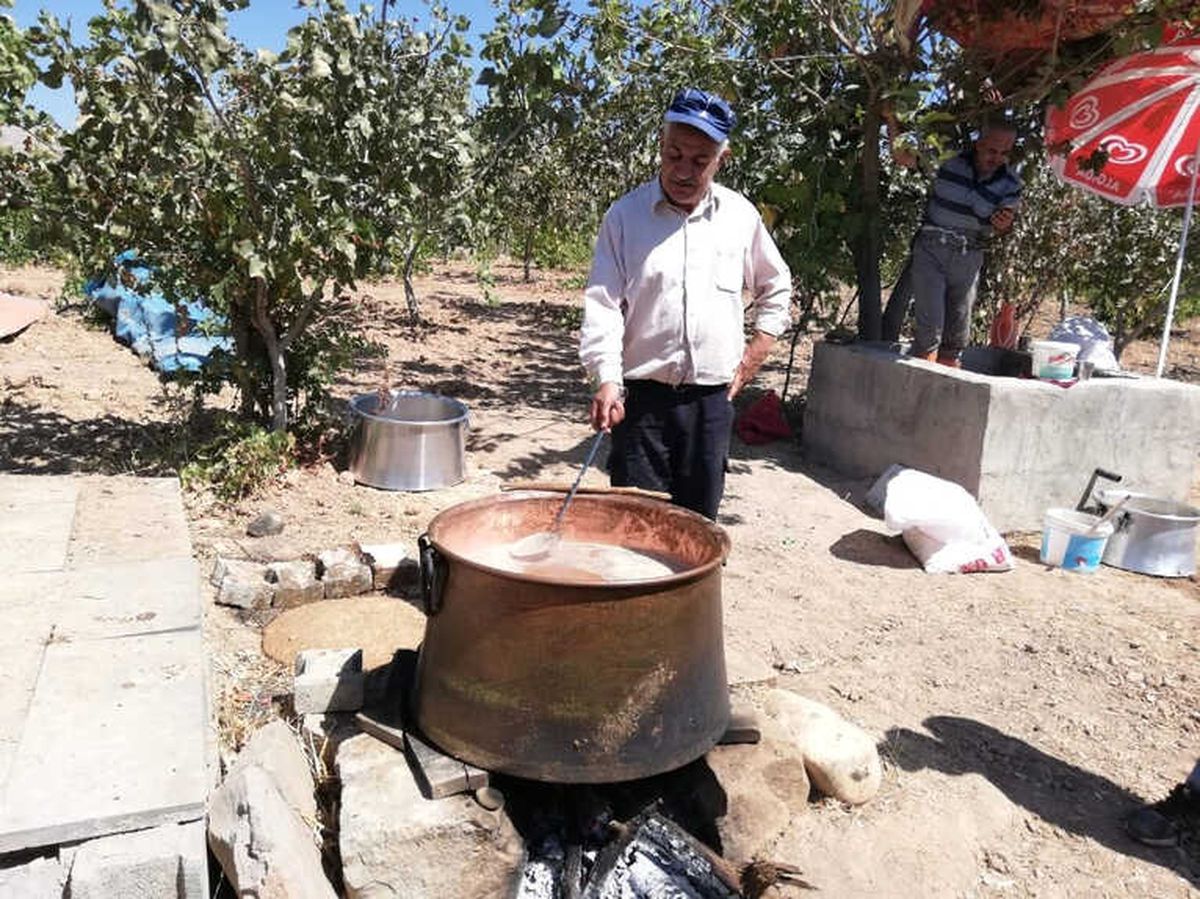 Eruh\'ta Pekmez Yapımına Başlandı
