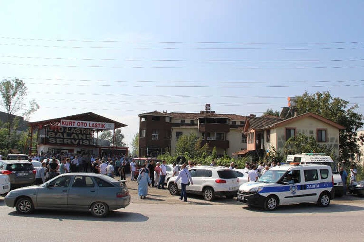 Feci Kazada Ölen Yunus Emre Kurt, Aile Mezarlığına Defnedildi