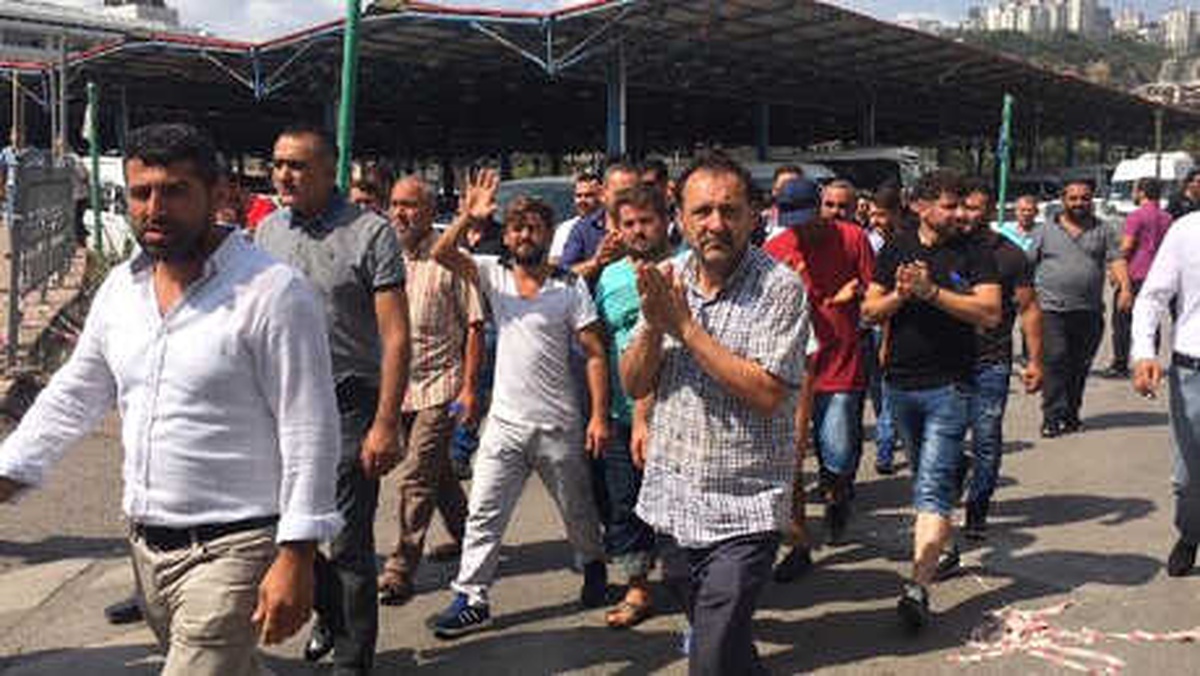 Gebze\'de Yeni Yerlerini Beğenmeyen Pazarcılar Eylem Yaptı