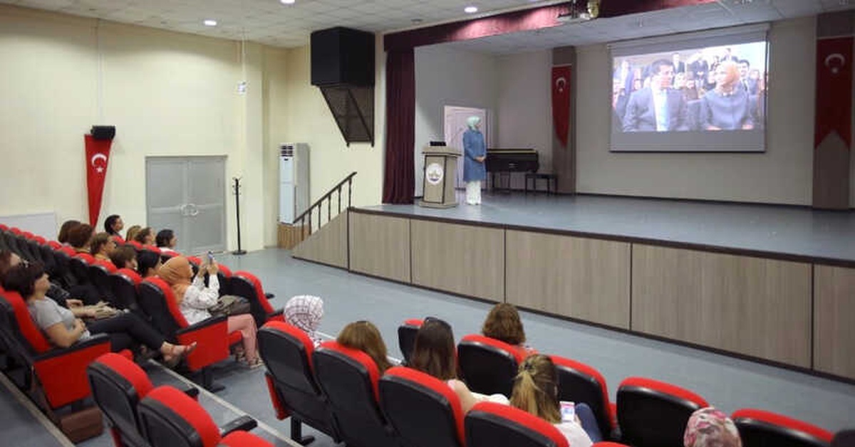 Kadem Kadın Öğretmenlere Kadın ve Sivil Toplum Çalışmalarını Anlattı