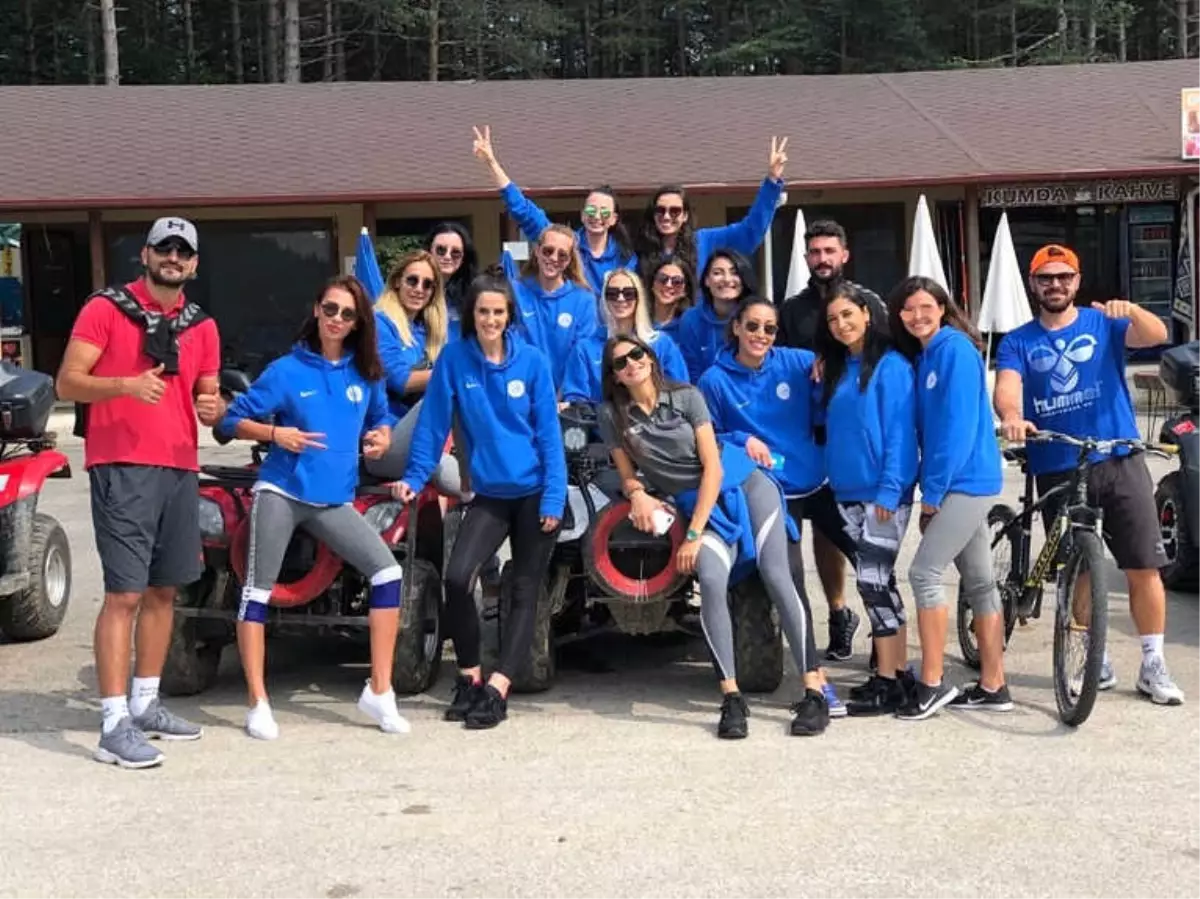 Kadın Voleybol Takımı Kamptan Döndü